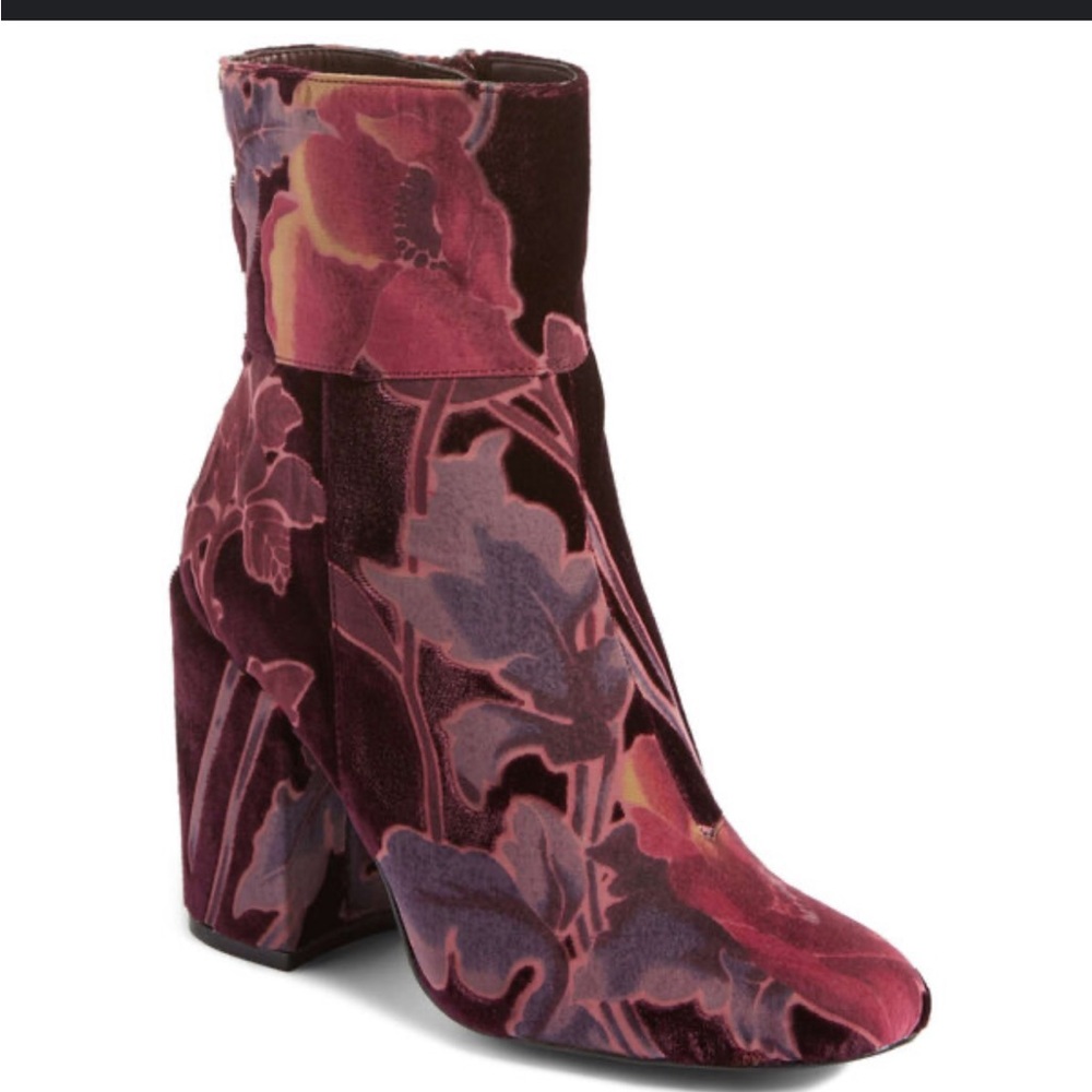 Steve Madden Goldie Velvet booties